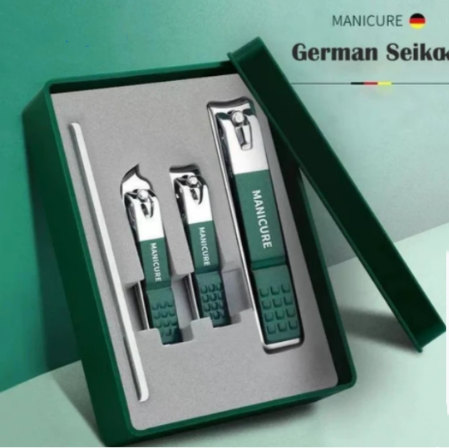 D-Nail Clippers with A Portable Protective Cover