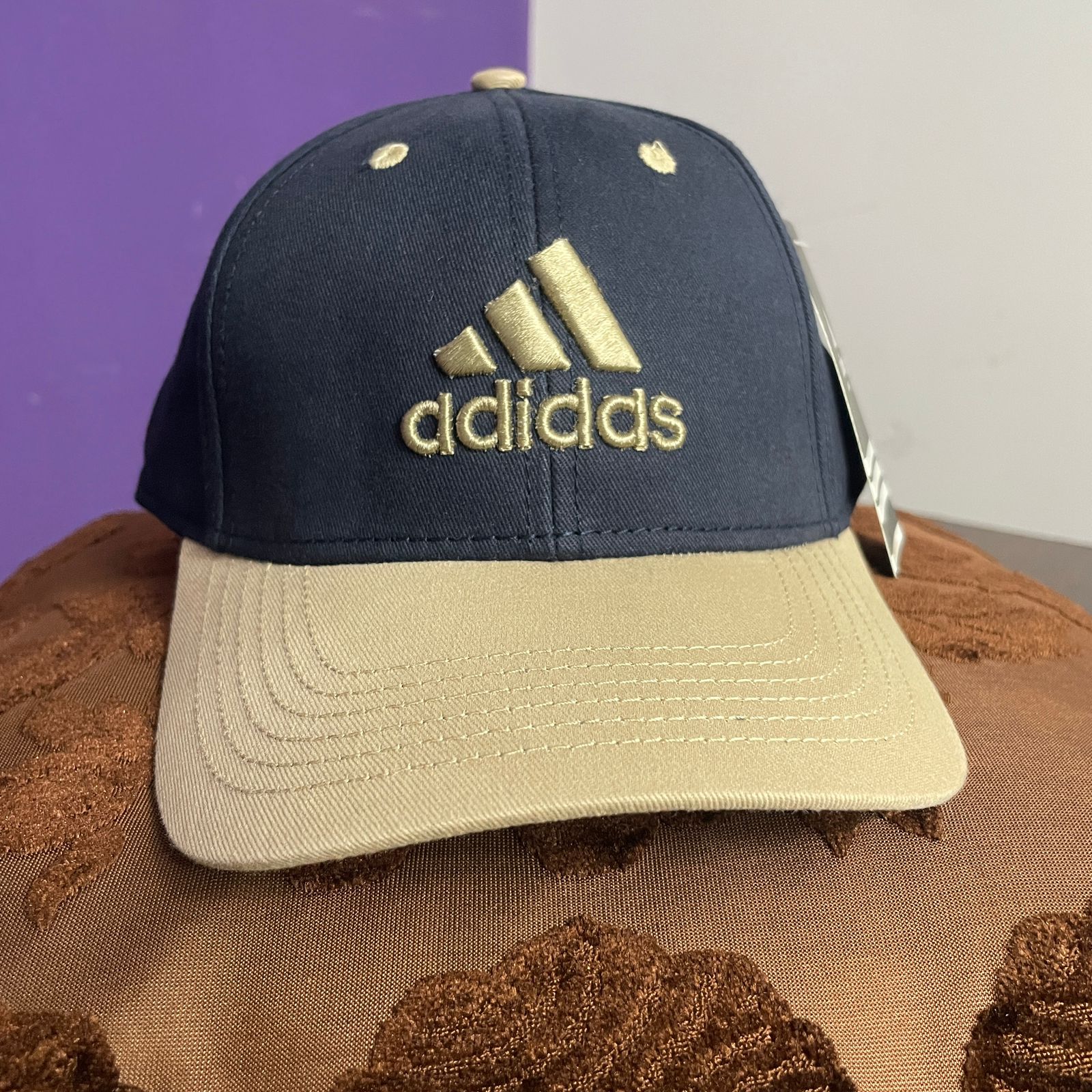 Premium Quality Adidas Logo Cap : A Touch of Class, A Dash of Style